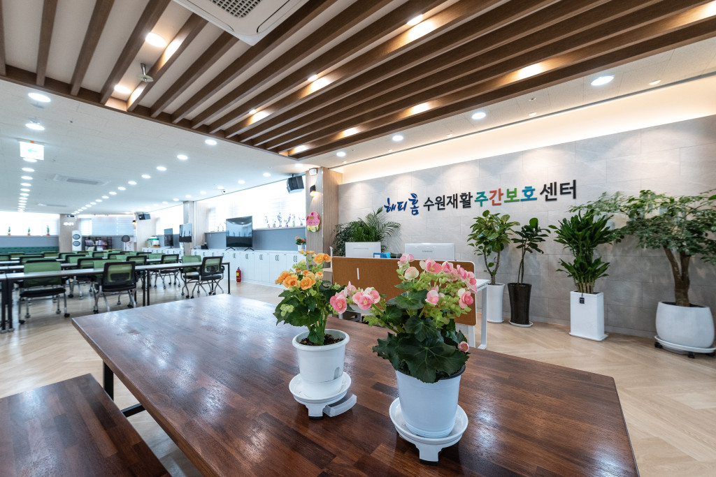 2000769928_wJiRxAvP_8300801a0b703e97d613449888b653a902bed919.jpg 이미지크게보기